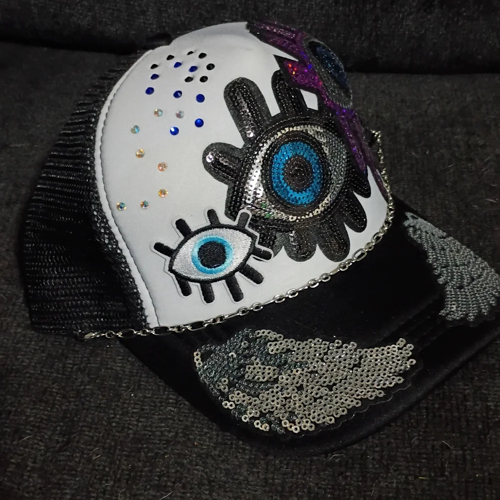 Sequin Magic Eye Design Cap - Picture 2 of 3